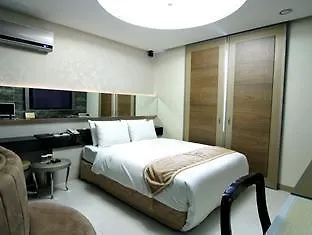 리츠 서울 3*